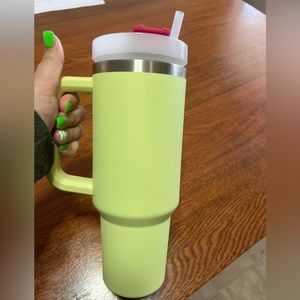 Lime green Stanley quencher 40oz